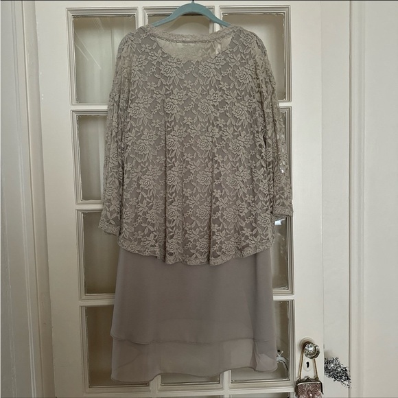 Kate & Mallory lace & chiffon triple layer tunic - Picture 8 of 9